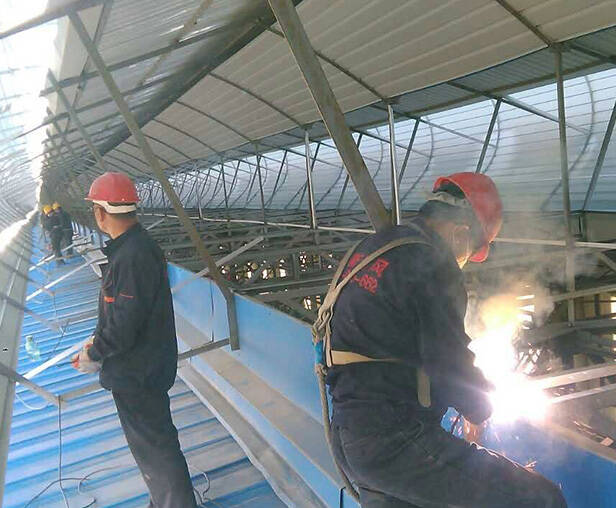 施工現(xiàn)場(chǎng)三